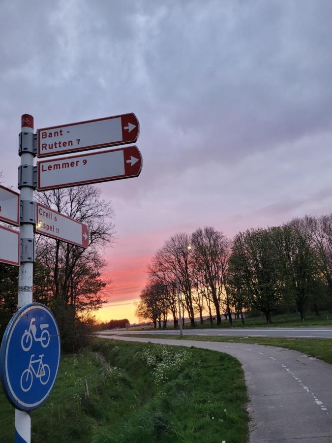 Vakantiehuis Aan Het Bos - Gelegen Aan De Tulpenroute Bant Екстериор снимка